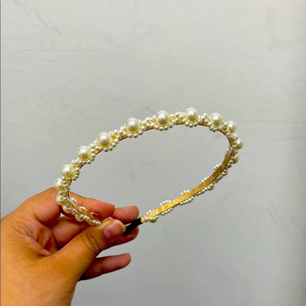 Elegant Pearl and Gold Headband